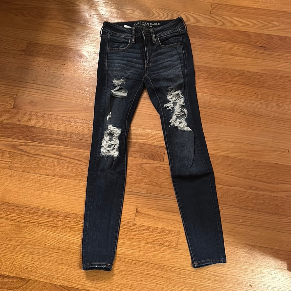 American Eagle Ripped Skinny Jeans Size 2